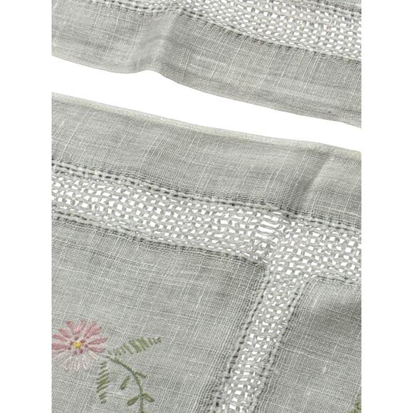 2 Piece Lot Vintage Table Runners Cloths Pink Embroidered Flowers Dainty Granny - Picture 2 of 7